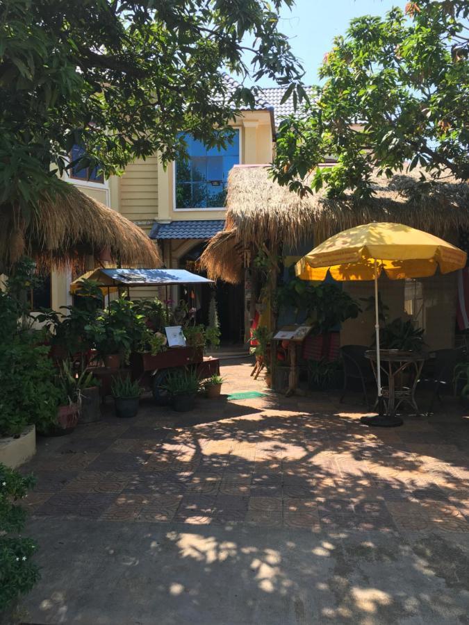 Tiki Garden Hotel Kampot Exterior foto